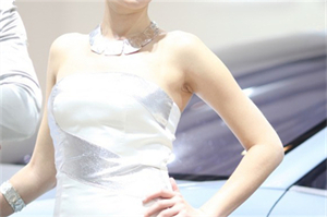 Tourists can also visit the Bund located by the Huangpu River Tourists can also visit the Bund located by the Huangpu River